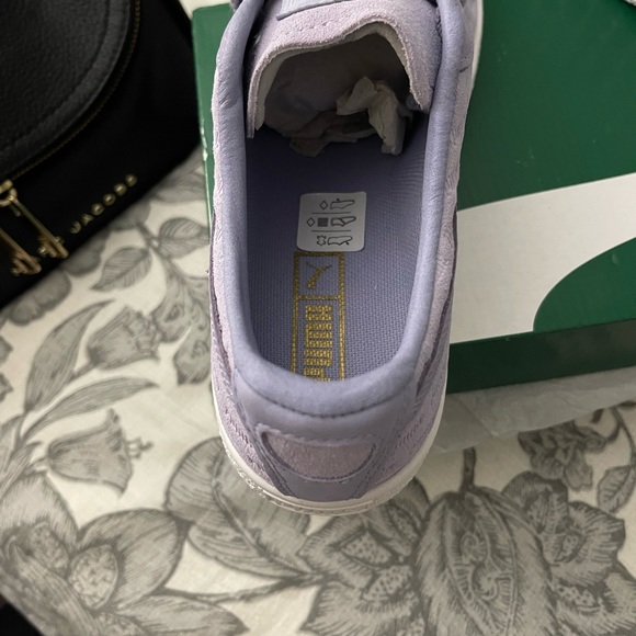 NWB PUMA SUEDE - Picture 6 of 7